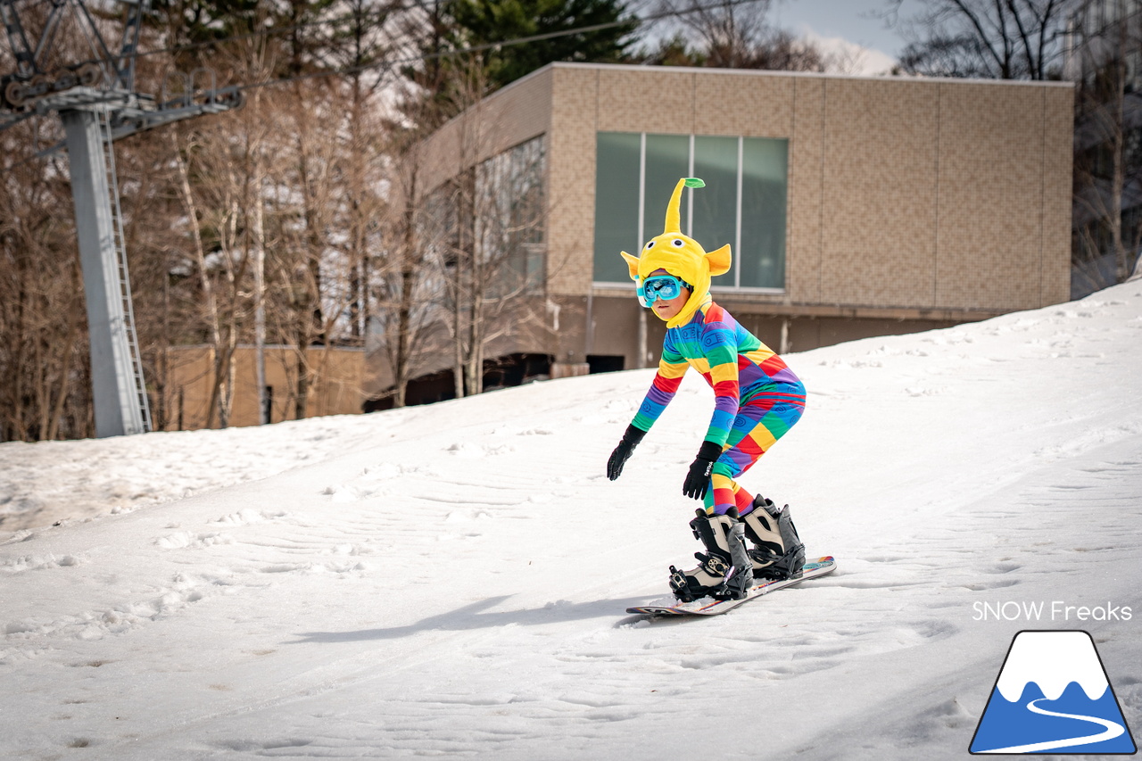 富良野スキー場｜いよいよインターナショナルなイベントに？！春シーズン恒例『第13回 Pond Skimming 池渡り』開催～♪